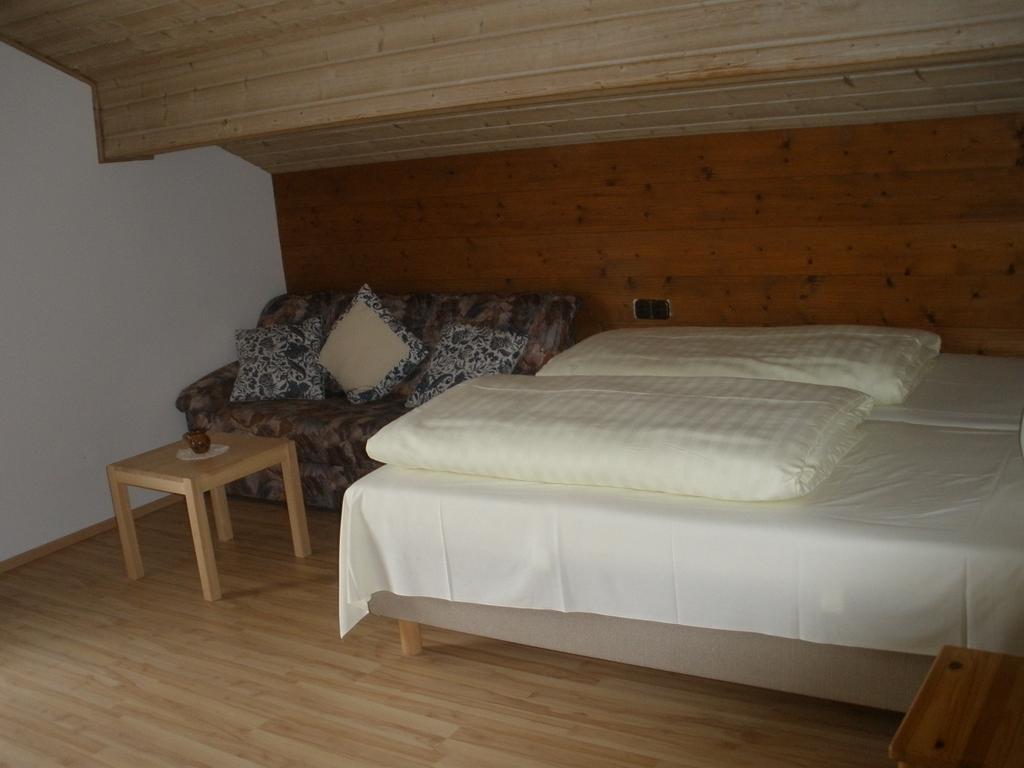 Hotel Alpengasthof zur Loisach Grossweil Zimmer foto