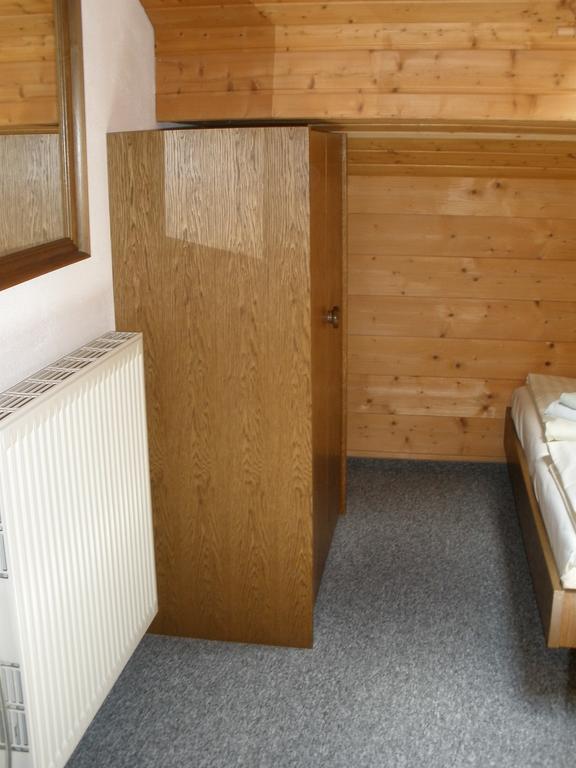 Hotel Alpengasthof zur Loisach Grossweil Zimmer foto