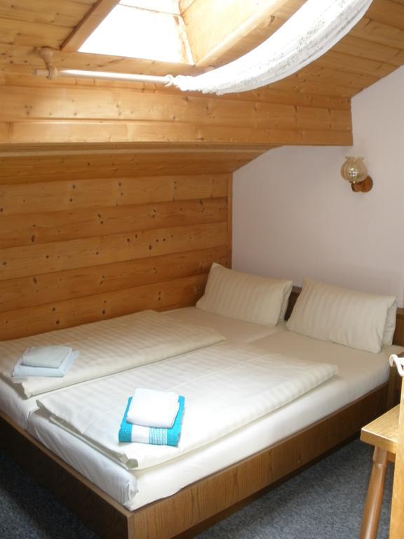 Hotel Alpengasthof zur Loisach Grossweil Zimmer foto