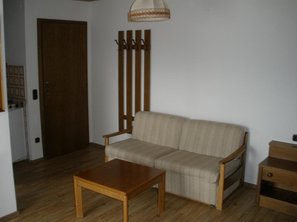 Hotel Alpengasthof zur Loisach Grossweil Zimmer foto
