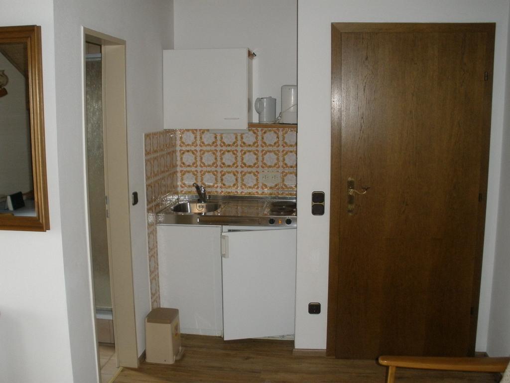 Hotel Alpengasthof zur Loisach Grossweil Zimmer foto