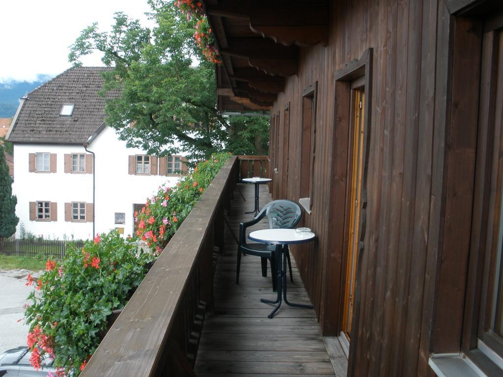 Hotel Alpengasthof zur Loisach Grossweil Zimmer foto