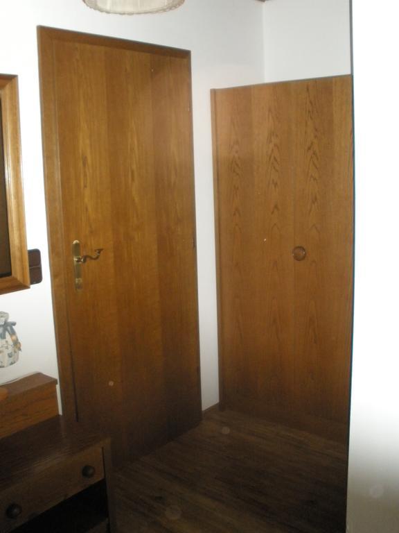 Hotel Alpengasthof zur Loisach Grossweil Zimmer foto