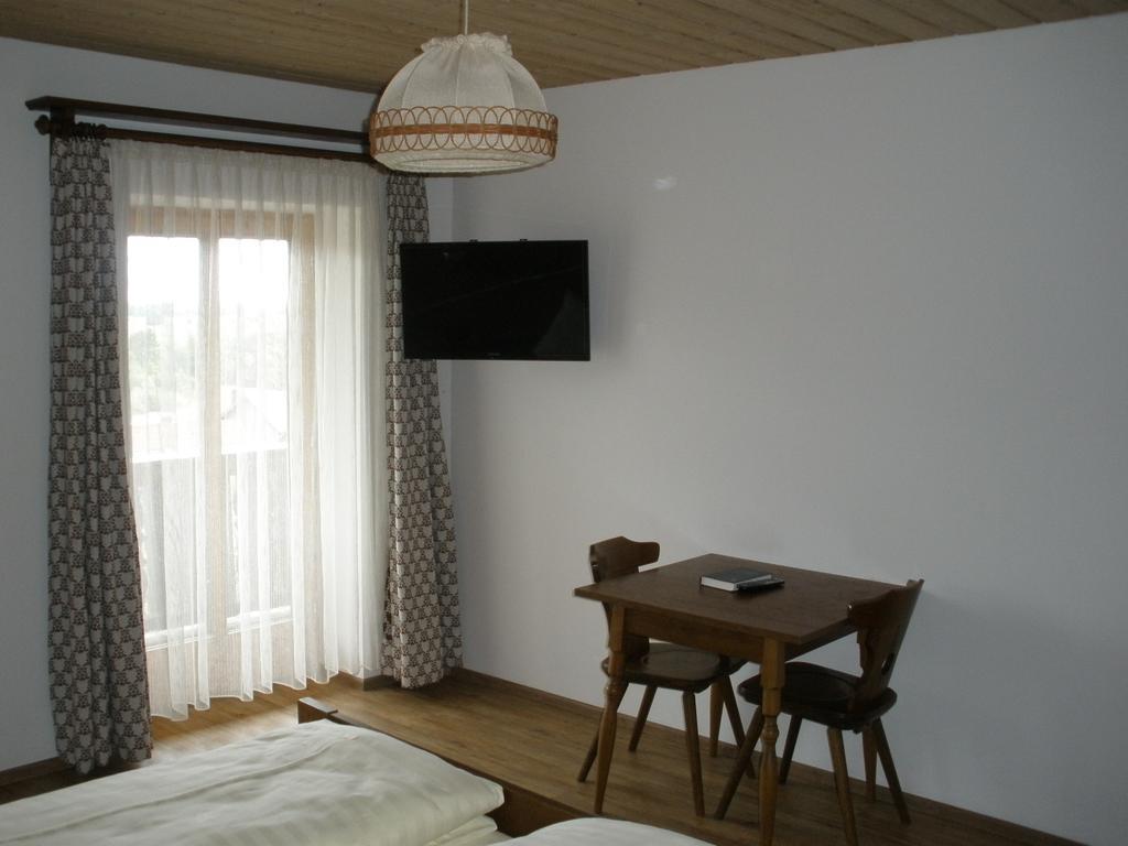 Hotel Alpengasthof zur Loisach Grossweil Zimmer foto